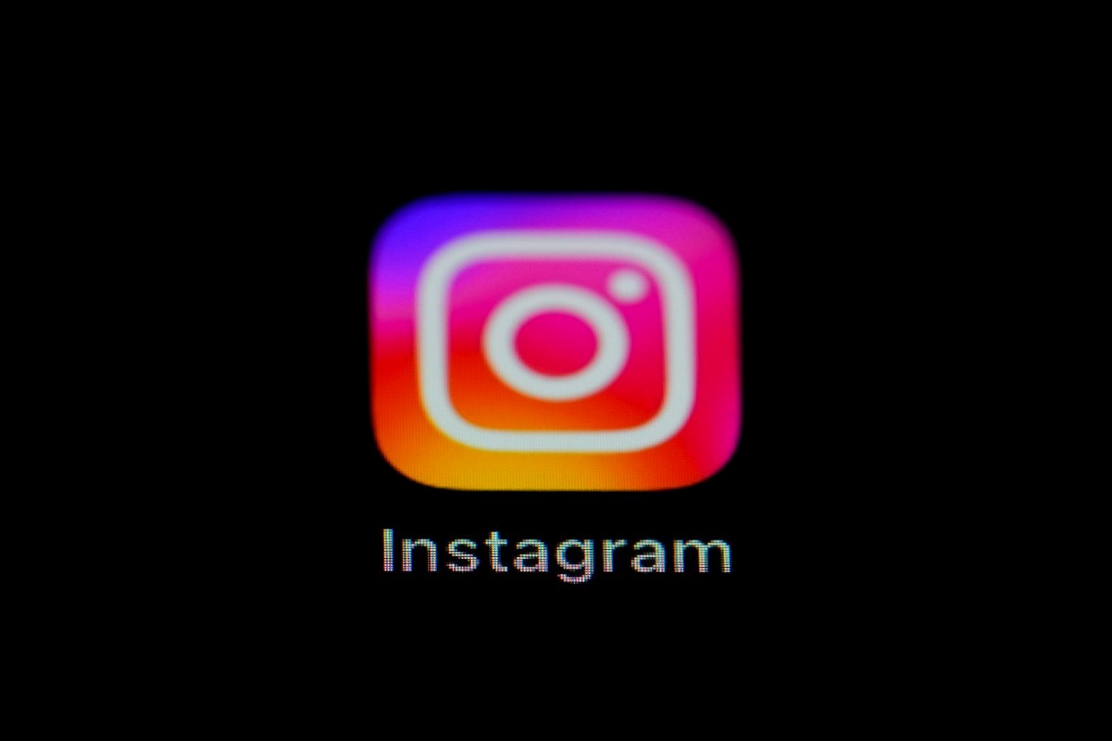 Instagram’a erişim engeli getirildi